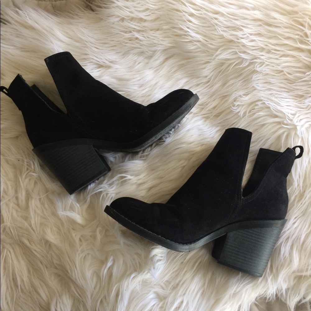 Mossimo Black Cutout Ankle Booties